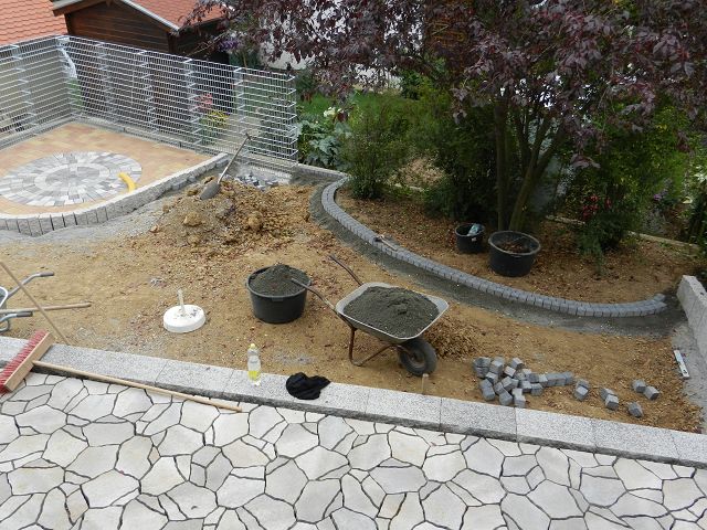 Rollkante wird verlegt.