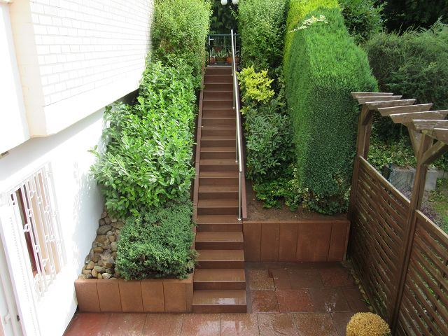 Neu erstellte Treppenanlage.