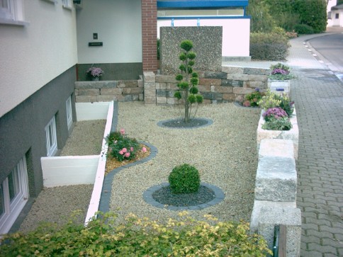 Darstellung eines Zierkiesvorgartens