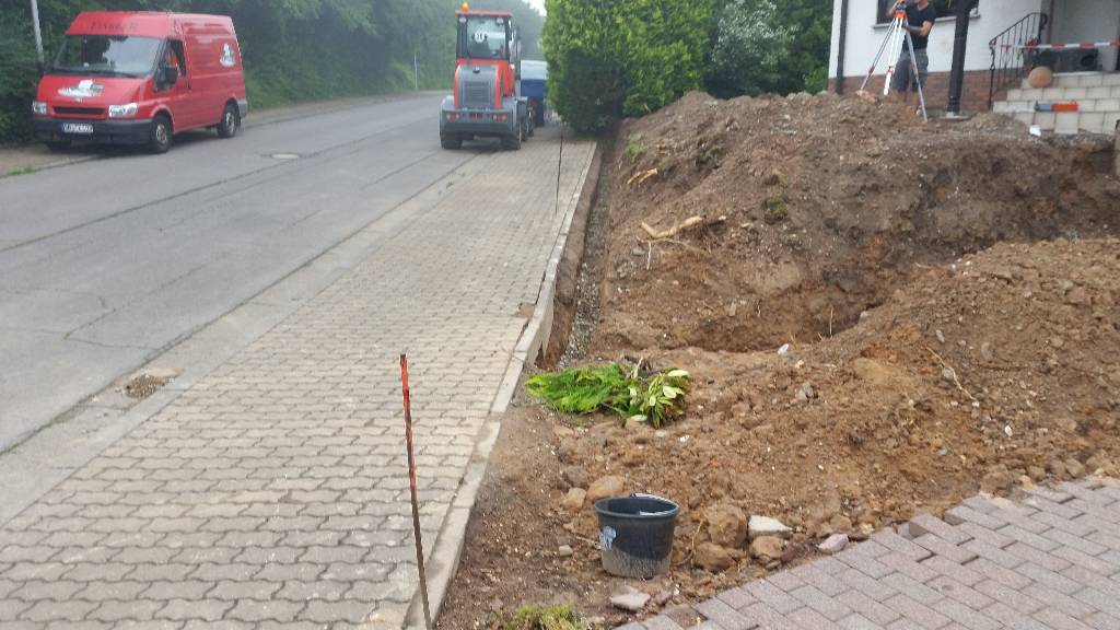 Weitere Ausbaggerarbeiten.